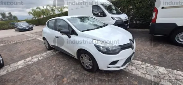 8#9332 Renault Clio