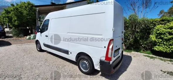 1#9332 Renault Master