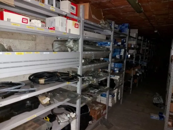 3#6270 Ricambi e accessori per autofficina