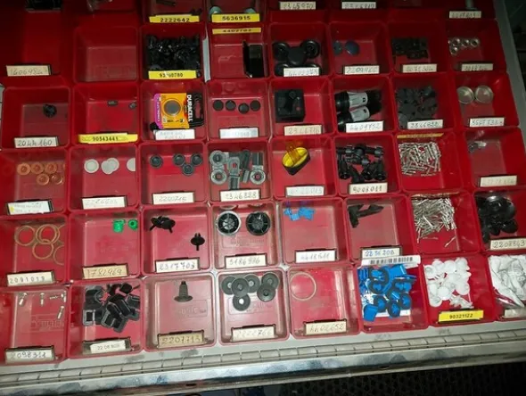 3#6270 Ricambi e accessori per autofficina