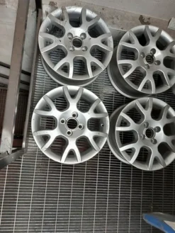 3#6270 Ricambi e accessori per autofficina