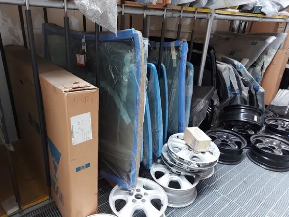 3#6270 Ricambi e accessori per autofficina