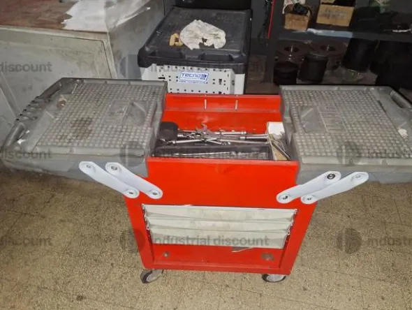 9#8861 Ricambi e attrezzature officina