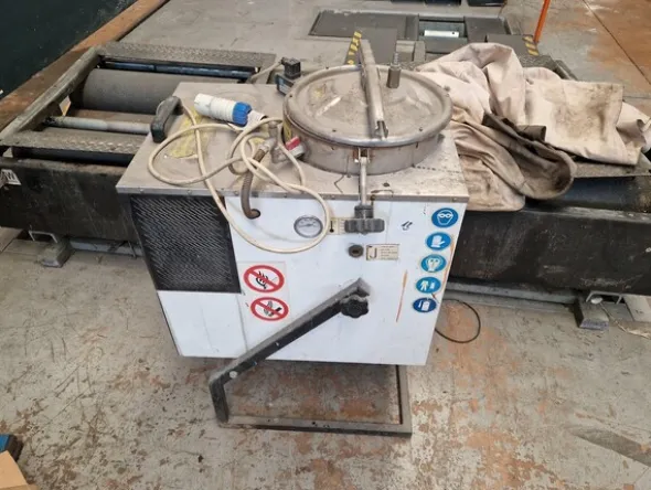 3#6900 Ricambie attrezzature per auto e ufficio