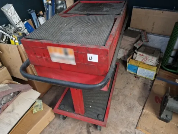 3#6900 Ricambie attrezzature per auto e ufficio