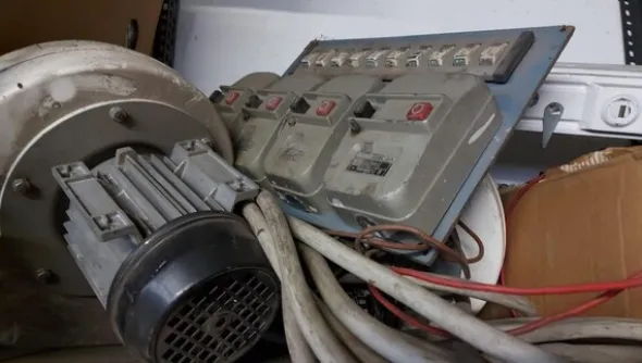 41#6222 Ricambi elettrici ed oleodinamici