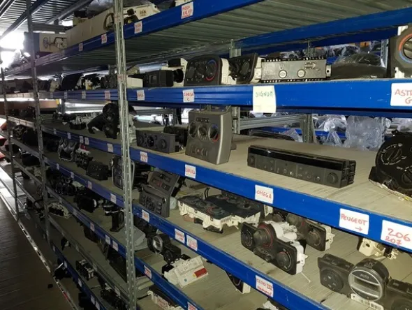 1#5679 Ricambi elettrici per auto