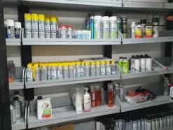 24#6268 Ricambi per auto e scaffalature