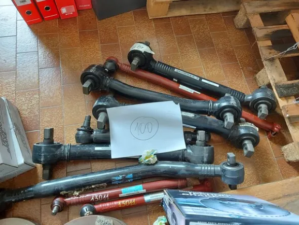 1#77080 Ricambi per autovetture e attrezzature ufficio