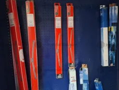 5#9895 Ricambi, scaffalature e attrezzature varie