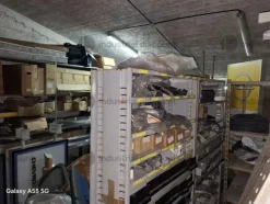 5#9895 Ricambi, scaffalature e attrezzature varie