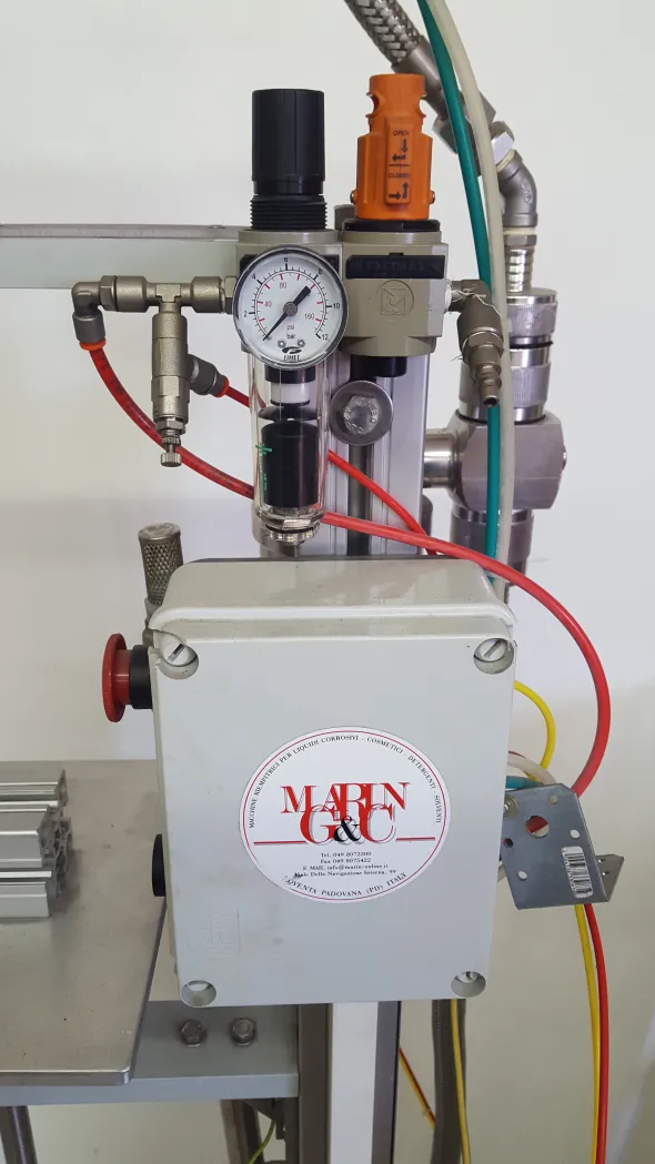 Riempitrice pneumatica liquidi e solventi ICI Marin