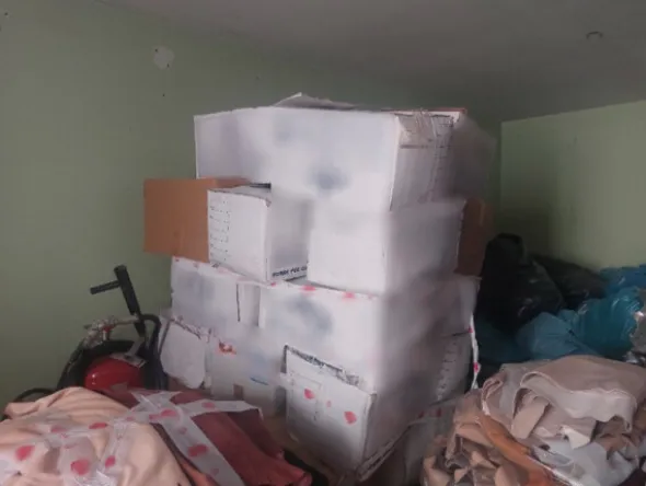 2#8463 Rimanenze di magazzino di tessuti, pellami e altri articoli per calzature