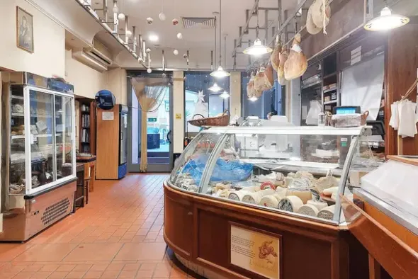#22578 Ristorante arredato pertinenze e avviamento