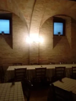 #7578 Ristorante con posto auto coperto