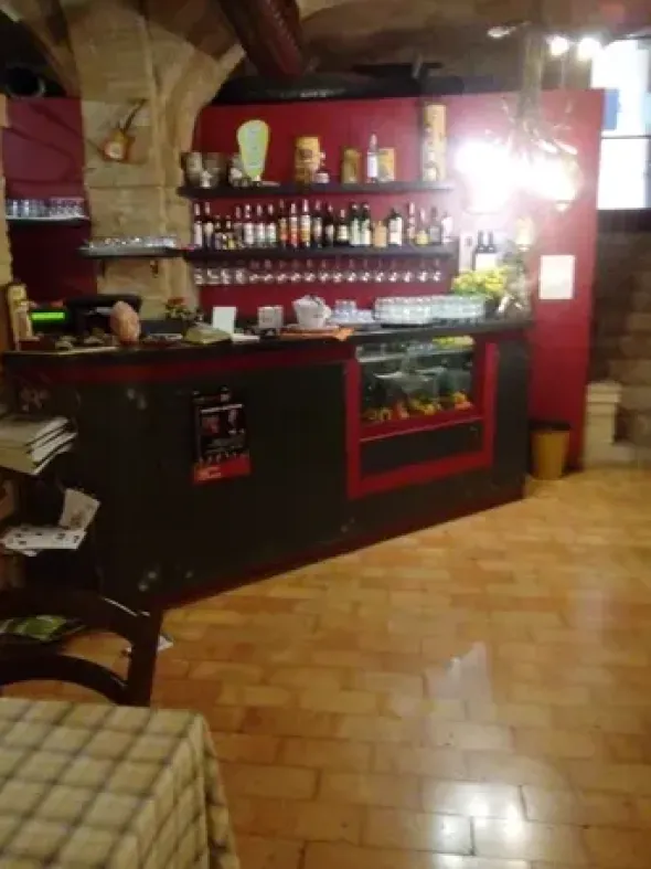 #7578 Ristorante con posto auto coperto