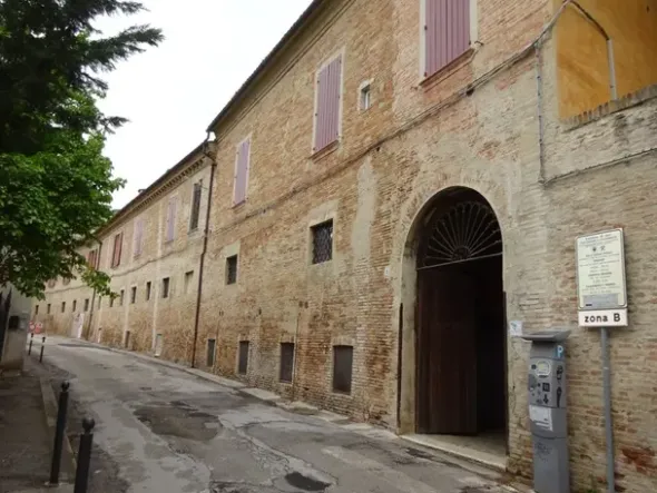 #7578 Ristorante con posto auto coperto