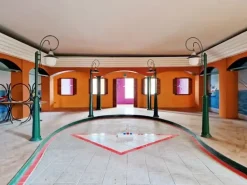 #25035 Ristorante e negozio in complesso commerciale