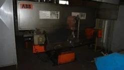 59#5049 Robot di saldatura Abb e saldatrice Abb