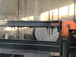 Robot di saldatura ABB su binari