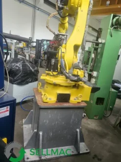 ROBOT MANIPOLATORE CON BRACCIO A VENTOSA