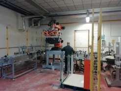 Robot pallettizzatore