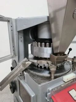 ROTARY TABLET PRESS – RONCHI – Mod. AR 18/23 (COM-38)