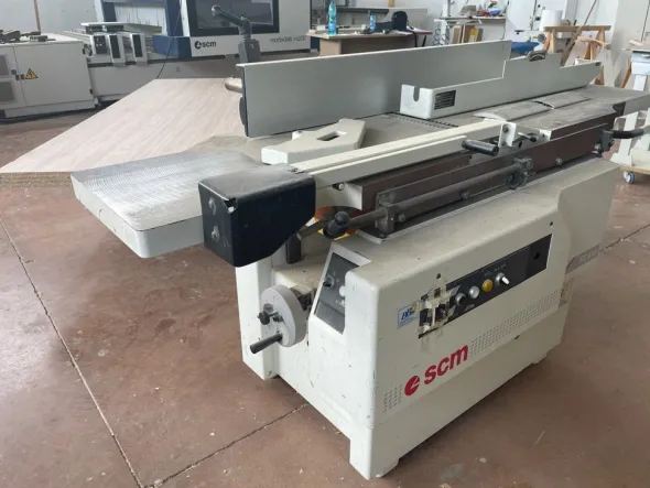 R9-01-1047 Pialla a Filo e spessore SCM FS410