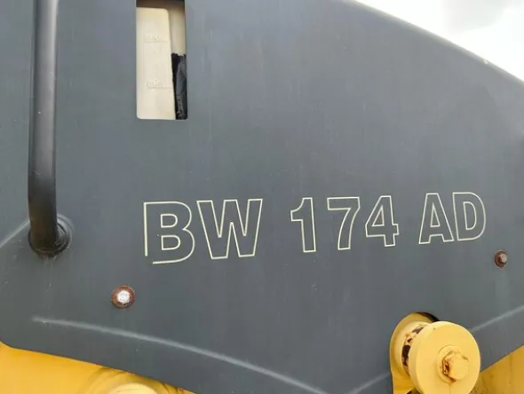 1#7343 Rullo Bomag