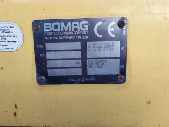 14#6932 Rullo compattatore Bomag
