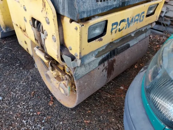 14#6932 Rullo compattatore Bomag