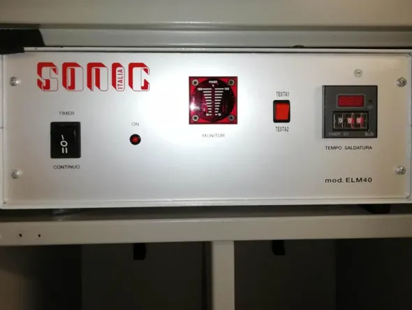 Saldatrice ad ultrasuoni