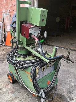 Saldatrice a filo Arcos con carrello Weldtronic
