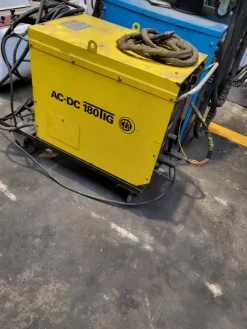 SALDATRICE A TIGESAB MOD. -AC-DC 180 TIG