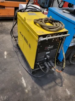 SALDATRICE A TIGESAB MOD. -AC-DC 180 TIG