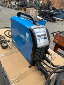 Saldatrice a TIG 410 W usata