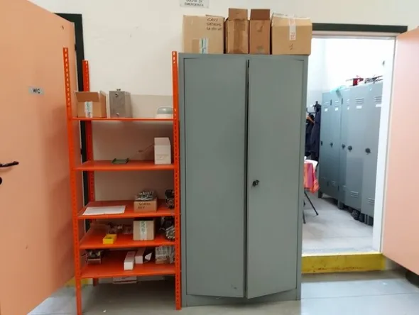 1#5598 Saldatrici al plasma e oscilloscopio