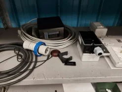 1#5598 Saldatrici al plasma e oscilloscopio
