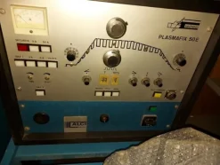 1#5598 Saldatrici al plasma e oscilloscopio