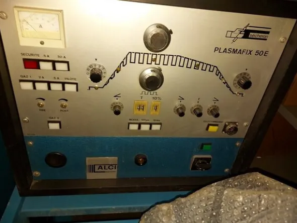 1#5598 Saldatrici al plasma e oscilloscopio