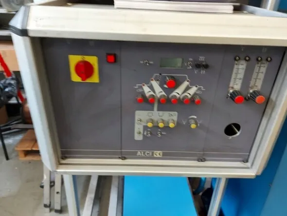 1#5598 Saldatrici al plasma e oscilloscopio