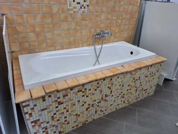 2#8439 Sanitari e accessori bagno