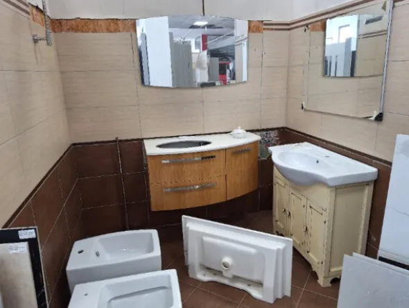 2#8439 Sanitari e accessori bagno
