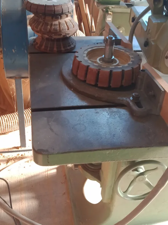 satinatrice levigatrice per profili legno metallo