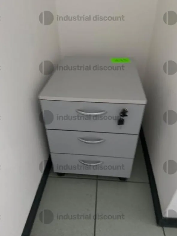 1#10076 Scaffalatura e arredi da ufficio