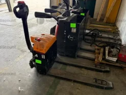 1#10076 Scaffalatura e arredi da ufficio