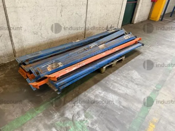 1#10076 Scaffalatura e arredi da ufficio