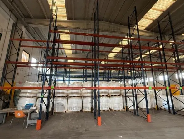 1#10076 Scaffalatura e arredi da ufficio