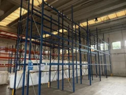 1#10076 Scaffalatura e arredi da ufficio