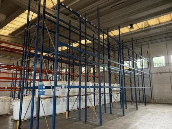 1#10076 Scaffalatura e arredi da ufficio
